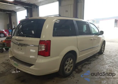 2013 Chrysler Town & Country Touring from USA, damaged, VIN 2C4RC1BG3DR657630
